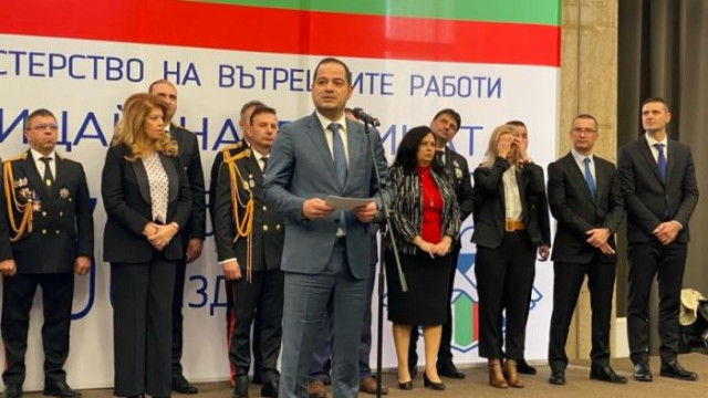 Заместник кметът Павел Попов подписа в София двата договора с Министерството на